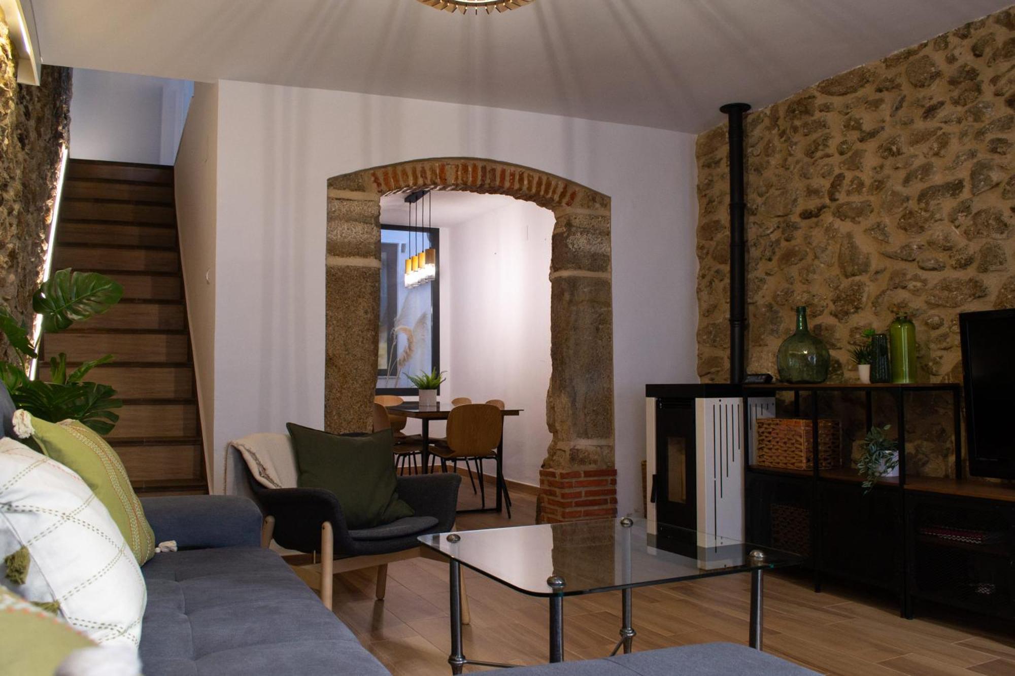 Casa Rural Dona Sol Montánchez Екстериор снимка